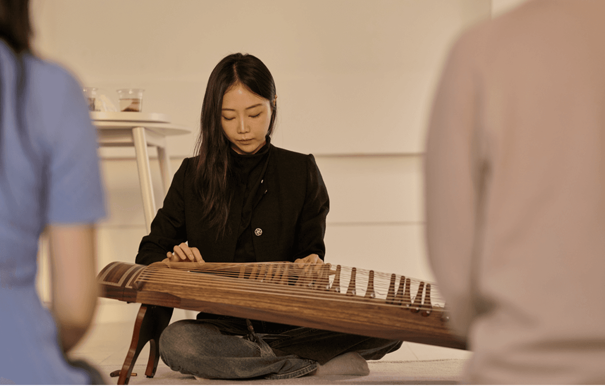 뜯기만 해도 아름다운 국악의 선율! 
매주 한곡 완성, 가야금 취미 클래스